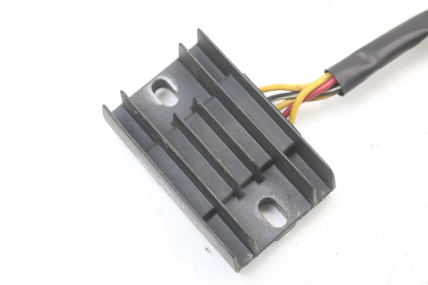 photo de REGOLATORE DI CARICA SUZUKI VL INTRUDER 125 (2004 - 2007) - Dettaglio del componente