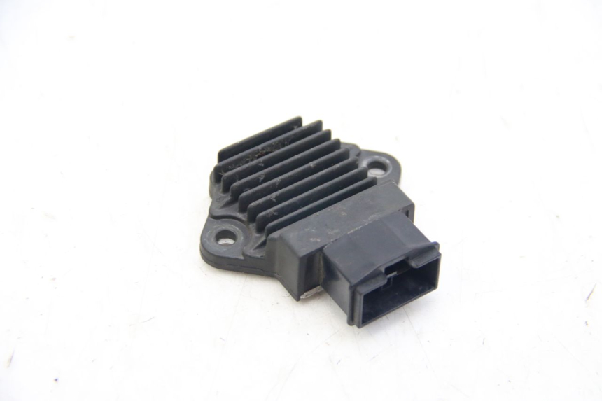 photo de REGOLATORE DI CARICA HONDA VT C SHADOW 125 (1999 - 2007) - Vista principale