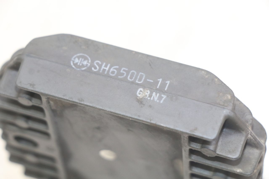 photo de REGOLATORE DI CARICA YAMAHA X-MAX XMAX 250 (2006 - 2009) - Altra angolazione