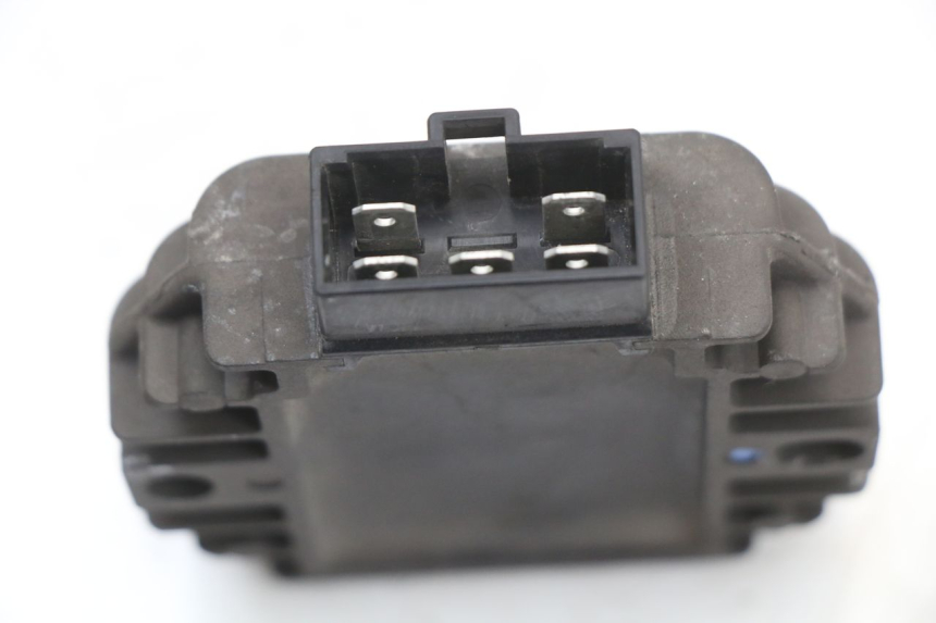 photo de REGOLATORE DI CARICA YAMAHA X-MAX XMAX 125 (2010 - 2013) - Zoom sullo stato d'uso
