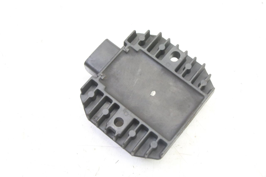 photo de REGOLATORE DI CARICA YAMAHA XMAX X-MAX 125 (2006 - 2009) - Altra angolazione