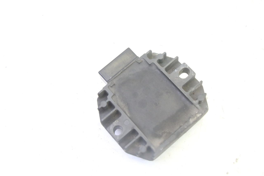 photo de REGOLATORE DI CARICA YAMAHA X-MAX XMAX 125 (2010 - 2013) - Altra angolazione
