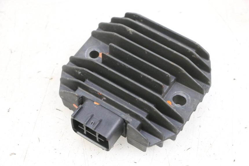 photo de REGOLATORE DI CARICA YAMAHA XMAX X-MAX 125 (2006 - 2009) - Vista principale