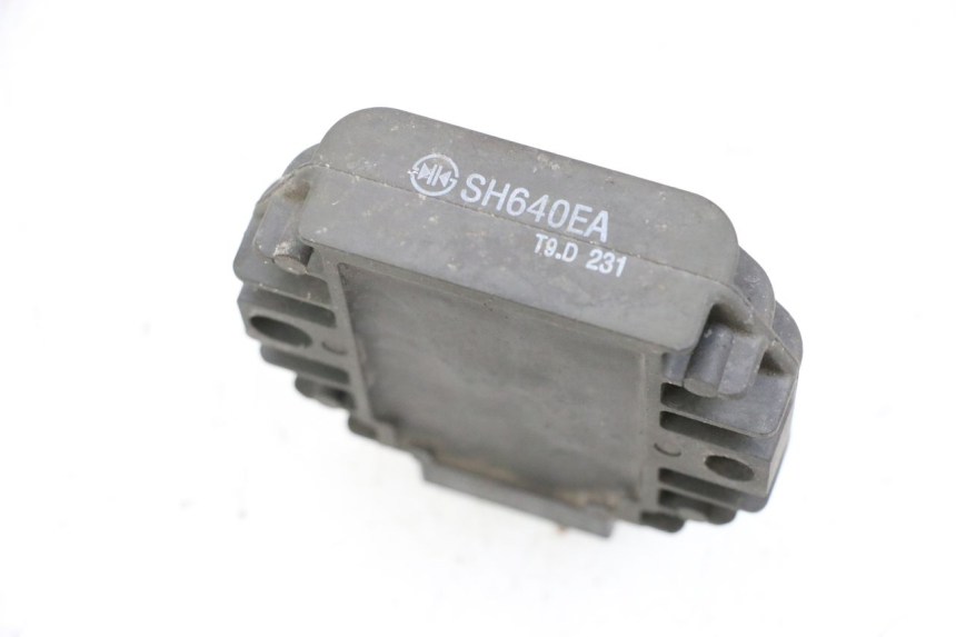 photo de REGOLATORE DI CARICA YAMAHA X-MAX XMAX 125 (2010 - 2013) - Dettaglio del componente