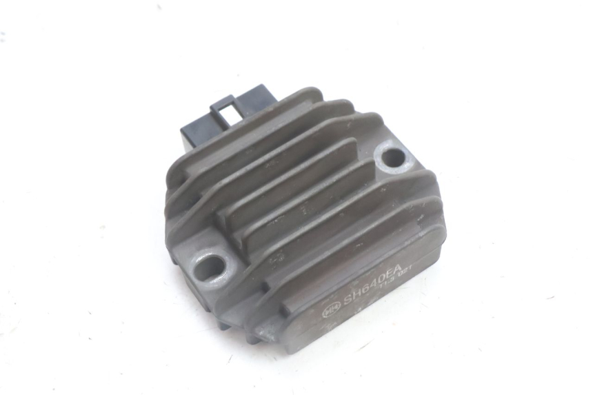 photo de REGOLATORE DI CARICA YAMAHA X-MAX XMAX 125 (2010 - 2013) - Dettaglio del componente