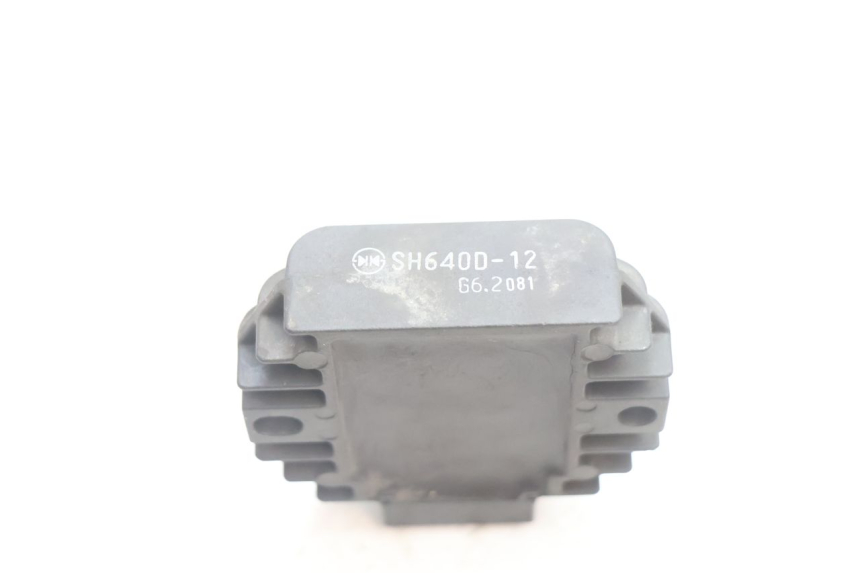 photo de REGOLATORE DI CARICA PIAGGIO X8 STREET 125 (2006 - 2007) - Altra angolazione