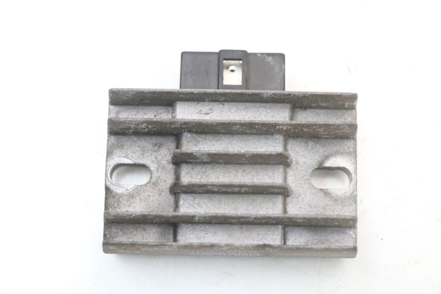 photo de REGOLATORE DI CARICA PIAGGIO X8 125 (2004 - 2007) - Vista principale