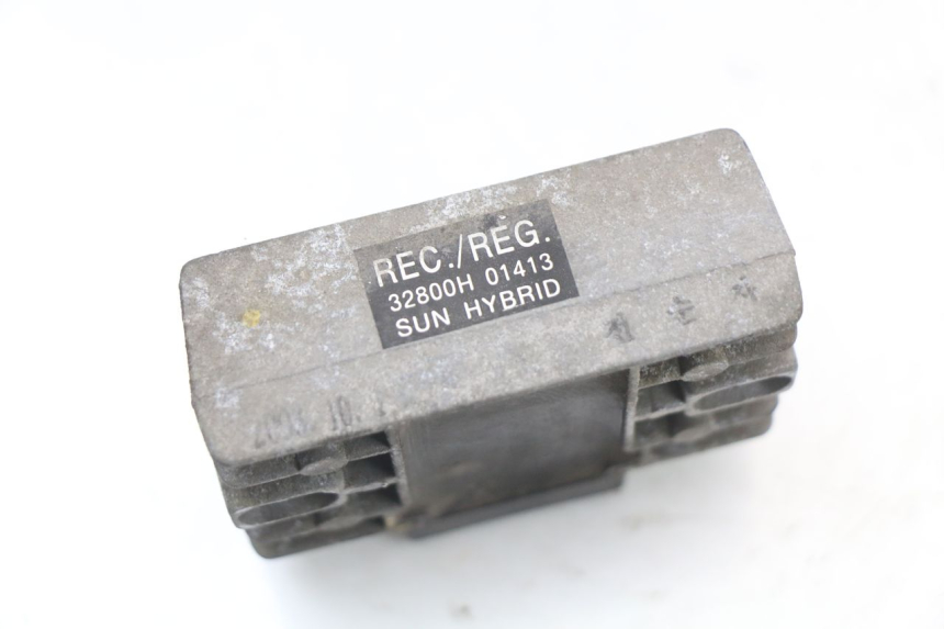 photo de REGOLATORE DI CARICA PIAGGIO X8 125 (2004 - 2007) - Altra angolazione