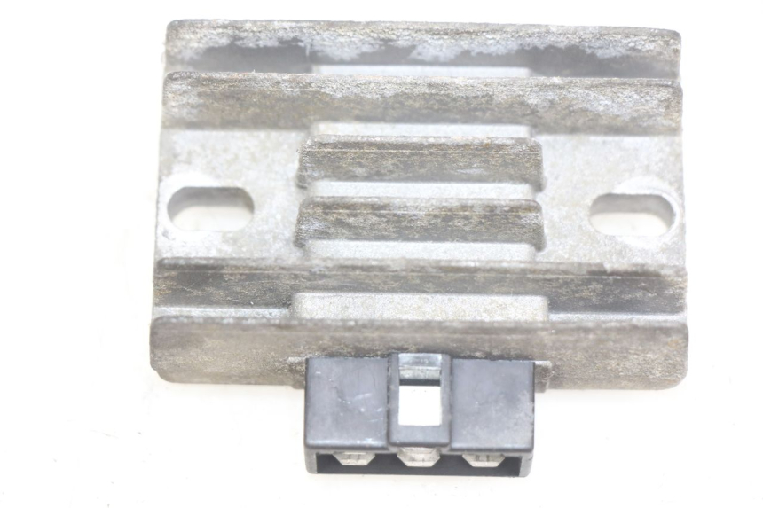 photo de REGOLATORE DI CARICA PIAGGIO X9 EVOLUTION 125 (2003 - 2007) - Vista principale