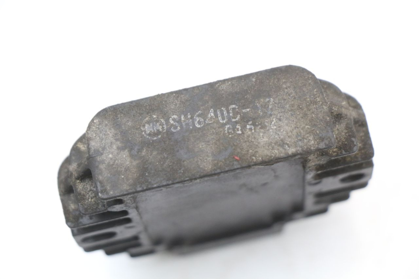 photo de REGOLATORE DI CARICA PIAGGIO X9 125 (2000 - 2003) - Altra angolazione