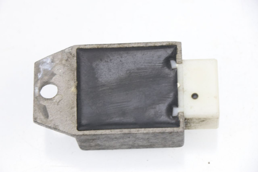 photo de REGOLATORE DI CARICA RAZZO XENON 4T 50 (2008 - 2012) - Altra angolazione