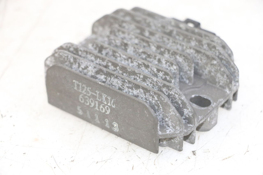 photo de REGOLATORE DI CARICA PIAGGIO XEVO - X EVO 125 (2007 - 2017) - Vista principale