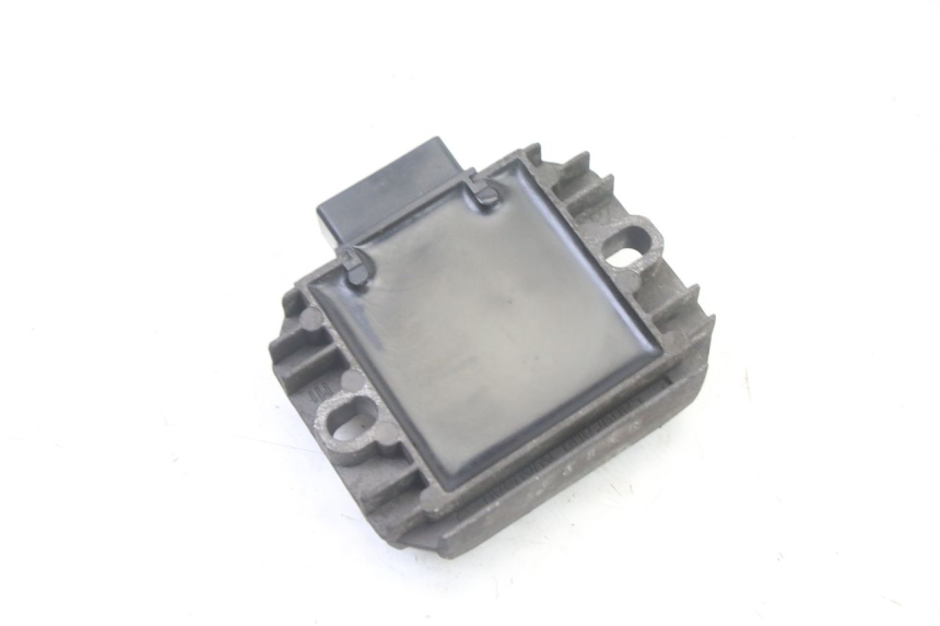 photo de REGOLATORE DI CARICA PIAGGIO XEVO - X EVO 125 (2007 - 2017) - Altra angolazione