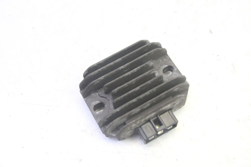 photo de REGOLATORE DI CARICA PIAGGIO XEVO - X EVO 125 (2007 - 2017) - Dettaglio del componente