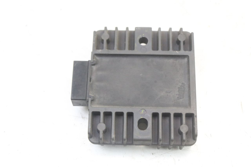 photo de REGOLATORE YAMAHA XJ6 ABS 600 (2008 - 2016) - Primo piano tecnico