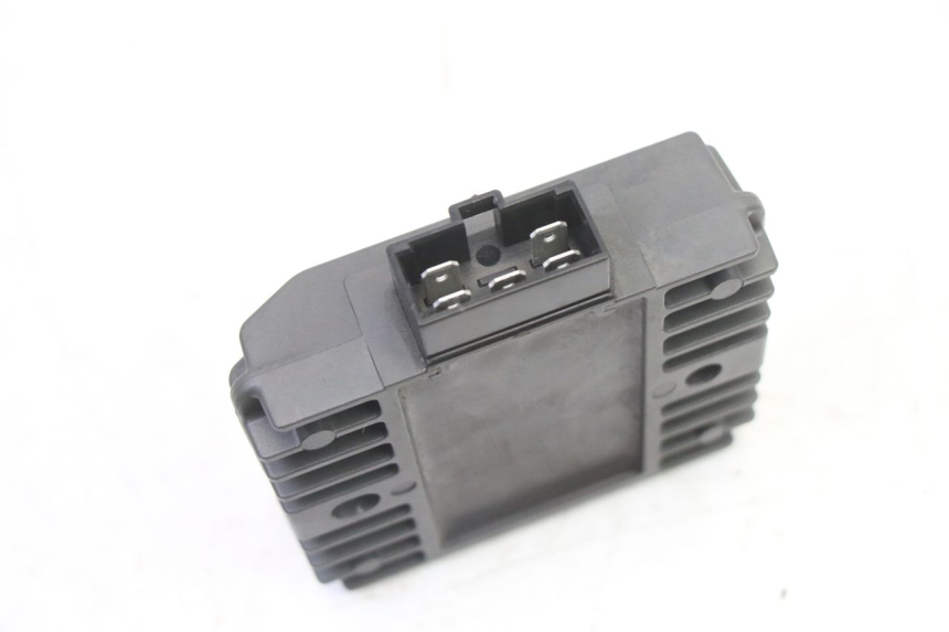 photo de REGOLATORE YAMAHA XJ6 ABS 600 (2008 - 2016) - Zoom sullo stato d'uso