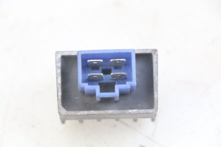 photo de REGOLATORE DI CARICA PEUGEOT XP6 50 (2006 - 2011) - Zoom sullo stato d'uso