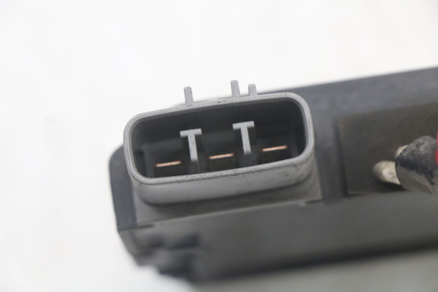 photo de REGOLATORE DI CARICA YAMAHA FJR ABS 1300 (2006 - 2012) - Altra angolazione