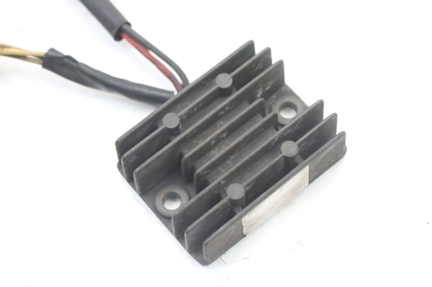 photo de REGOLATORE DI CARICA YAMAHA SR 125 (1982 - 2003) - Dettaglio del componente
