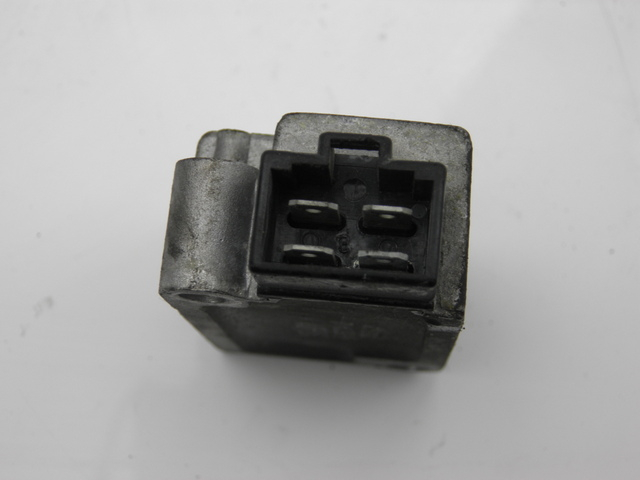 photo de Regolatore di carica YAMAHA TDR 125 (1997 - 1996) - Zoom sullo stato d'uso