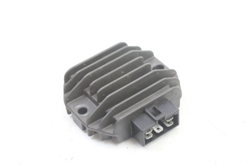photo de REGOLATORE DI CARICA YAMAHA YP MAJESTY 125 (2007 - 2010) - Vista principale