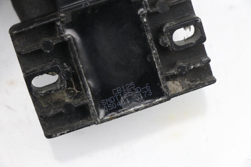 photo de Regolatore di carica YAMAHA YBR 125 (2004 - 2006) - Dettaglio del componente