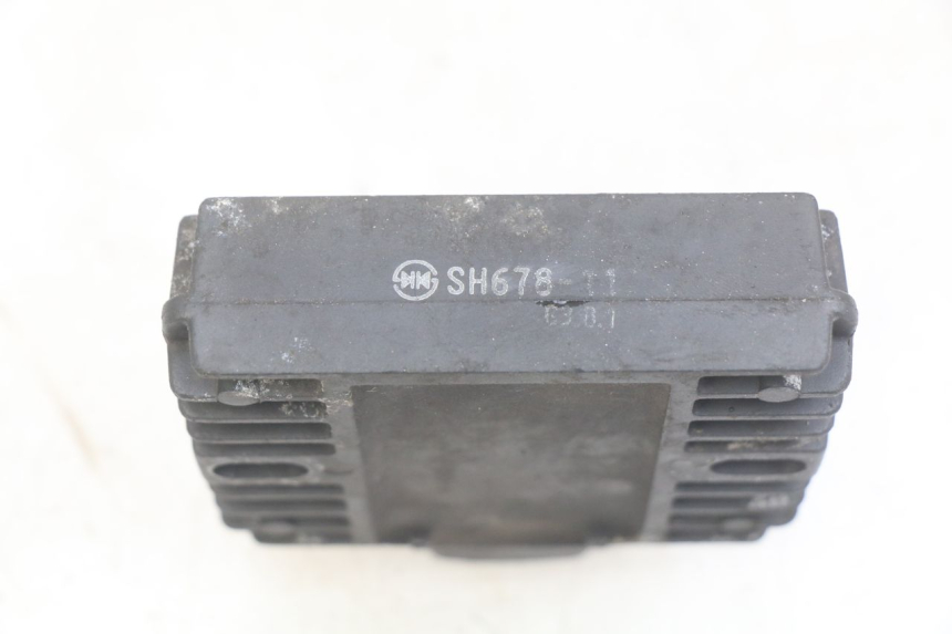 photo de REGOLATORE DI CARICA YAMAHA YP MAJESTY 400 (2004 - 2008) - Altra angolazione