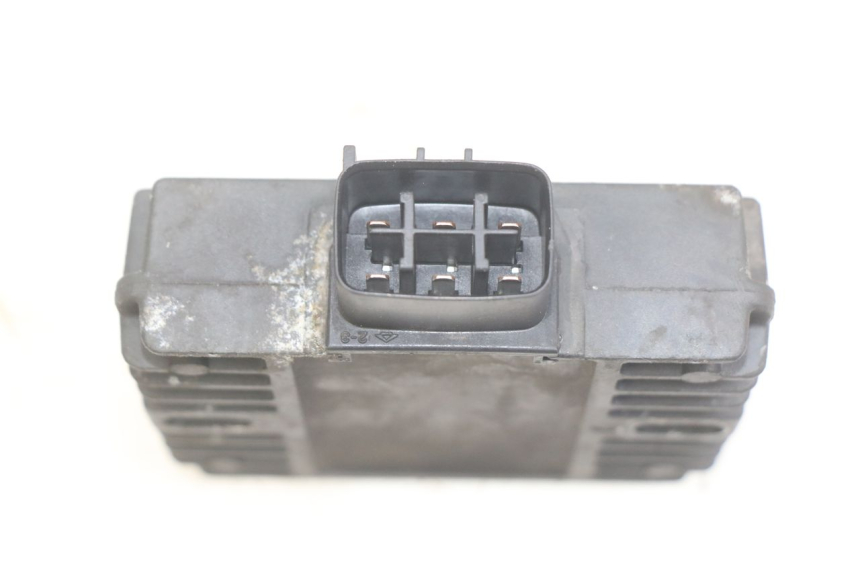 photo de REGOLATORE DI CARICA YAMAHA YP MAJESTY 400 (2004 - 2008) - Primo piano tecnico