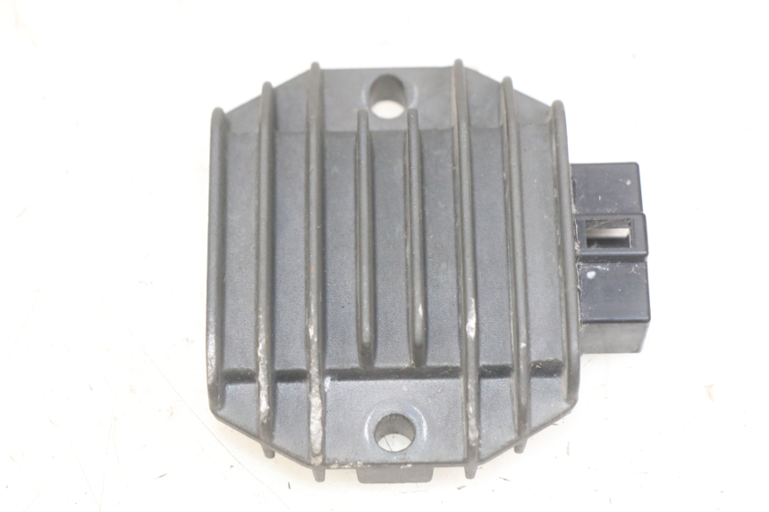 photo de REGOLATORE DI CARICA YAMAHA YP MAJESTY 125 (1998 - 2001) - Vista principale