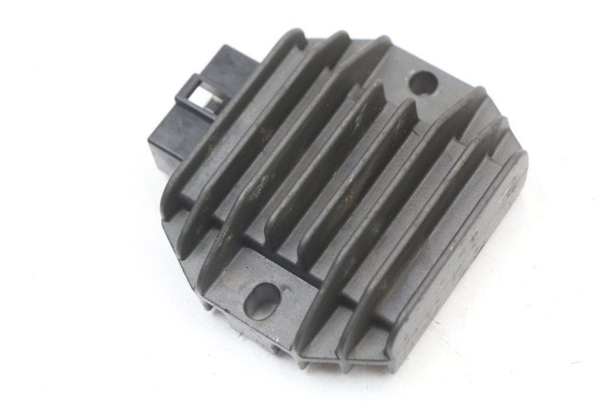 photo de REGOLATORE DI CARICA YAMAHA YP MAJESTY 125 (2002 - 2006) - Zoom sullo stato d'uso