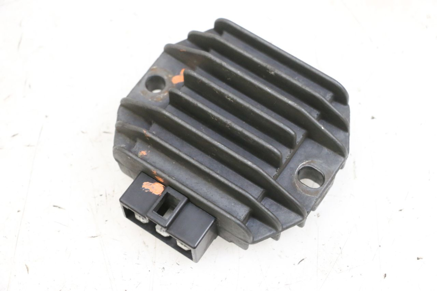 photo de REGOLATORE DI CARICA YAMAHA YP MAJESTY 125 (2002 - 2006) - Vista principale