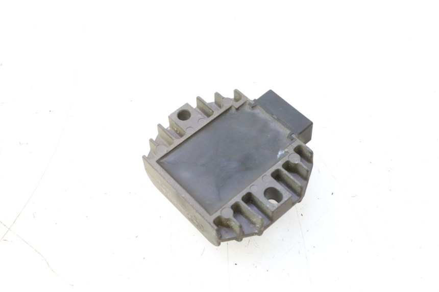 photo de REGOLATORE DI CARICA YAMAHA YP MAJESTY 125 (1998 - 2001) - Zoom sullo stato d'uso