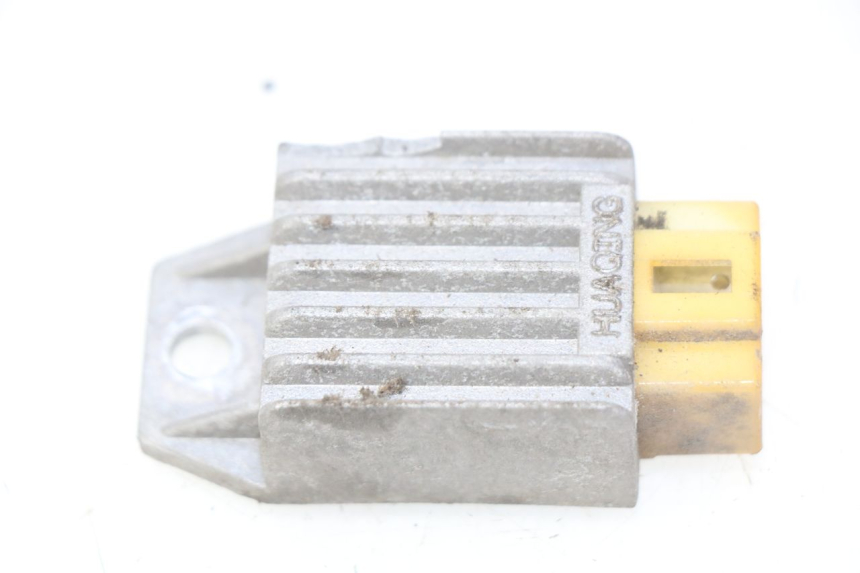 photo de REGOLATORE DI CARICA YIYING YY50QT-10 50 (2007 - 2022) - Altra angolazione