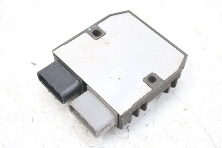 photo de REGOLATORE DI CARICA YAMAHA YZF R1 1000 (2007 - 2008) - Primo piano tecnico