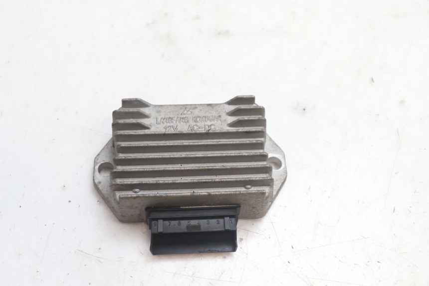 photo de REGOLATORE DI CARICA PIAGGIO ZIP 2T 50 (2009 - 2019) - Vista principale