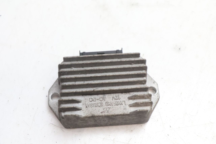 photo de REGOLATORE DI CARICA PIAGGIO ZIP 2T 50 (2009 - 2019) - Dettaglio del componente