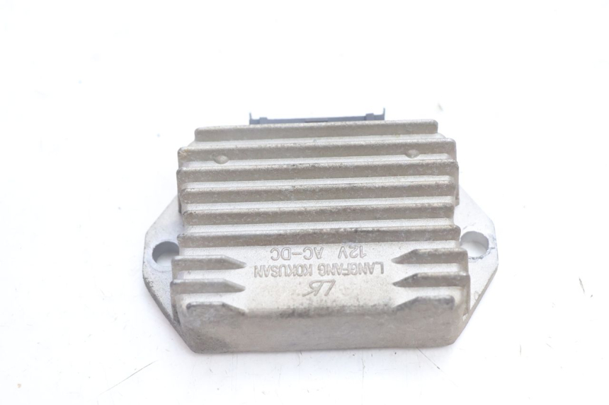 photo de REGOLATORE DI CARICA PIAGGIO ZIP 2T 50 (2009 - 2019) - Dettaglio del componente