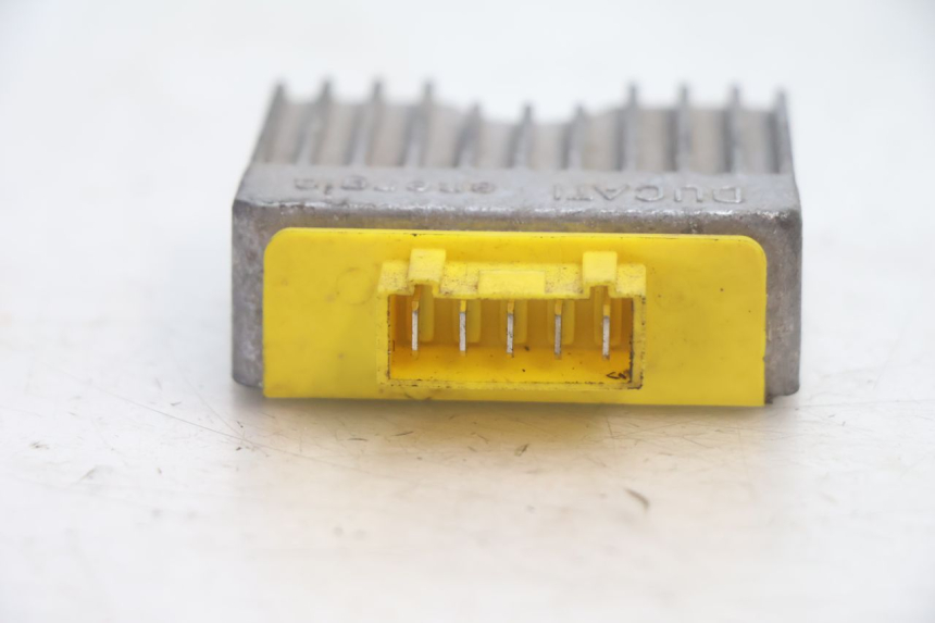 photo de Regolatore di carica PIAGGIO ZIP 4T 50 (2006 - 2017) - Zoom sullo stato d'uso