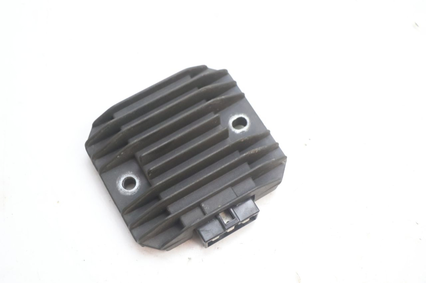 photo de REGOLATORE DI CARICA KAWASAKI ZX-6R ZX6R 600 (1995 - 1997) - Vista principale
