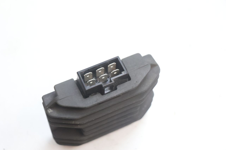photo de REGOLATORE DI CARICA KAWASAKI ZX-6R ZX6R 600 (1995 - 1997) - Altra angolazione