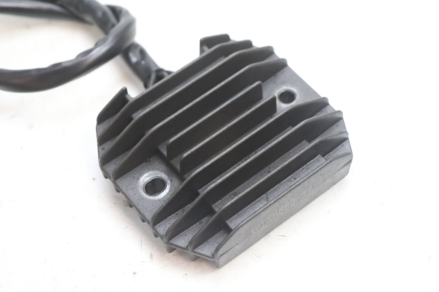 photo de REGOLATORE DI CARICA KAWASAKI ZX-6R ZX6R 600 (2000 - 2002) - Dettaglio del componente