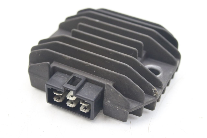 photo de REGOLATORE DI CARICA KAWASAKI ZZR 600 (1995 - 2004) - Primo piano tecnico