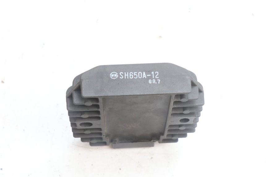 photo de REGOLATORE DI CARICA KAWASAKI ZZR 600 (1995 - 2004) - Primo piano tecnico