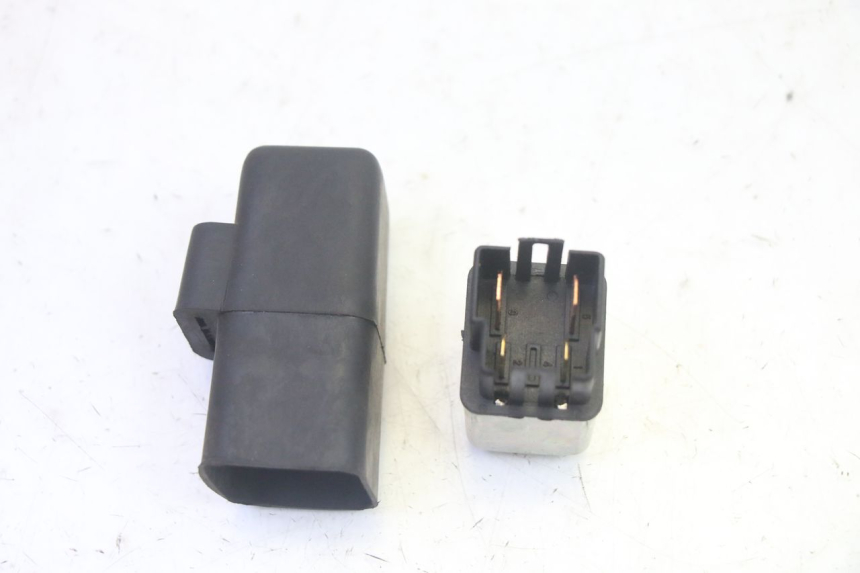 photo de RELE' AVVIAMENTO KYMCO AGILITY 4T 50 (2018 - 2022) - Zoom sullo stato d'uso