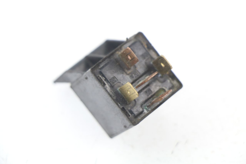 photo de Relè di avviamento YAMAHA BW'S 50 (1999 - 2003) - Zoom sullo stato d'uso