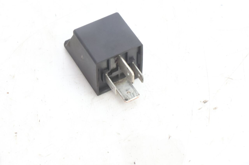 photo de RELE' AVVIAMENTO PEUGEOT CITYSTAR 125 (2011 - 2017) - Primo piano tecnico