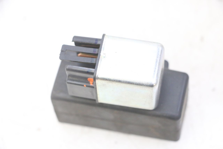 photo de RELE AVVIAMENTO HONDA CRF-F CRF F 110 (2019 - 2022) - Primo piano tecnico