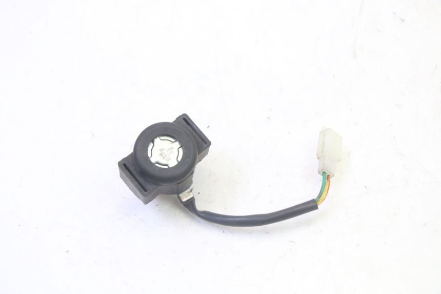 photo de RELE' AVVIAMENTO SYM CROX 4T 50 (2016 - 2023) - Zoom sullo stato d'uso