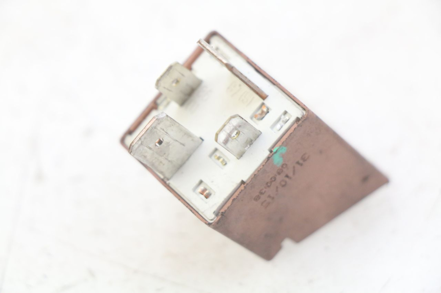 photo de RELE' AVVIAMENTO PIAGGIO FLY 4T 50 (2013 - 2017) - Zoom sullo stato d'uso