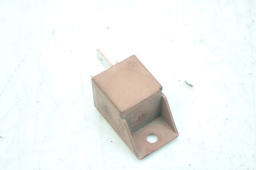 photo de RELE' AVVIAMENTO PIAGGIO FLY 4T 50 (2013 - 2017) - Zoom sullo stato d'uso